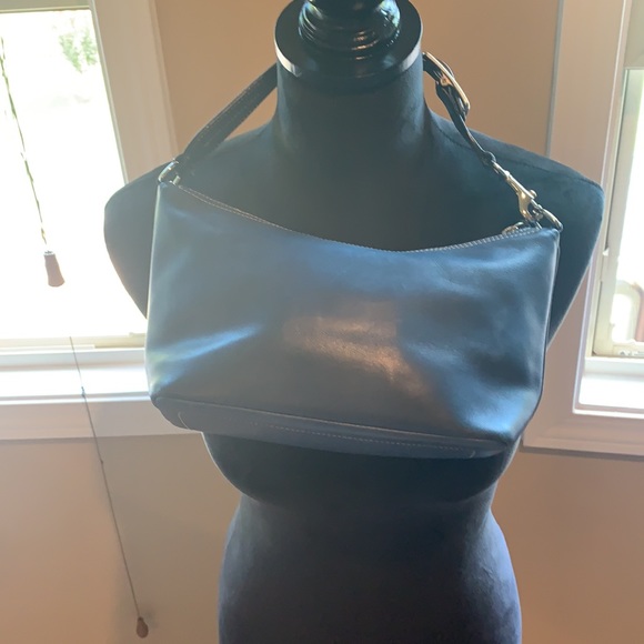 Coach - Picture 7 of 9